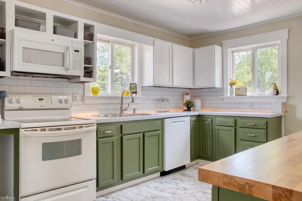745 Raymond Road Owosso Charter Township MI 48867