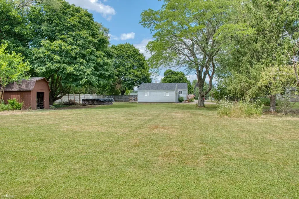745 Raymond Road Owosso Charter Township MI 48867