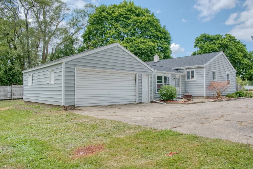 745 Raymond Road Owosso Charter Township MI 48867