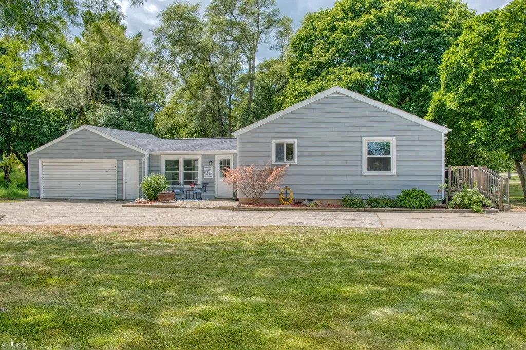745 Raymond Road Owosso Charter Township MI 48867