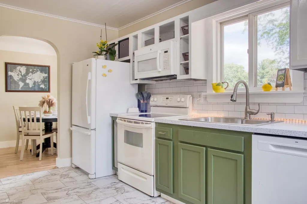 745 Raymond Road Owosso Charter Township MI 48867