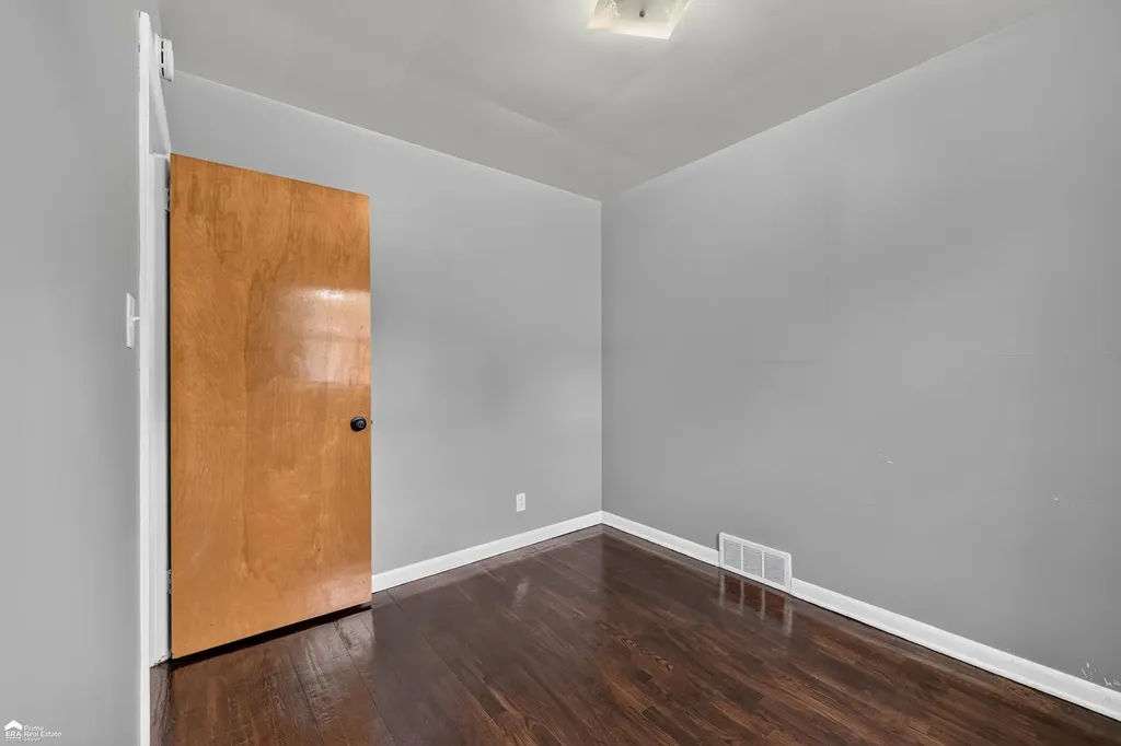 5286 Roberts Drive Genesee Charter Township MI 48506