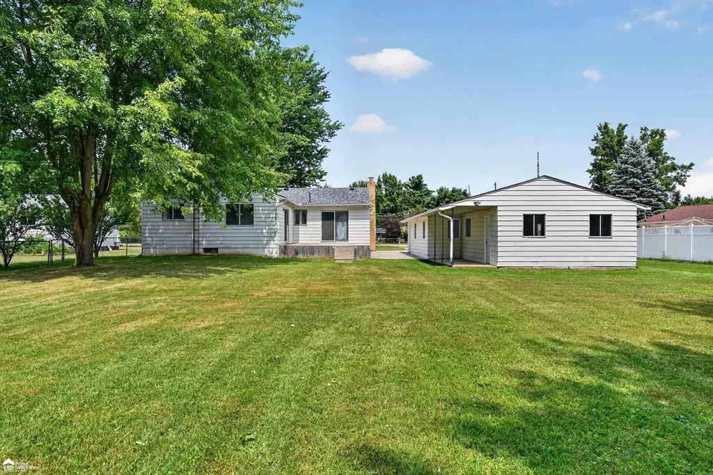 5286 Roberts Drive Genesee Charter Township MI 48506