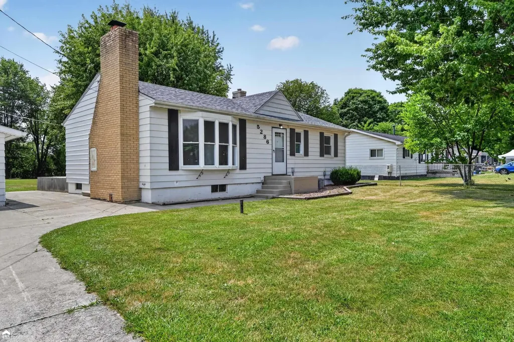 5286 Roberts Drive Genesee Charter Township MI 48506