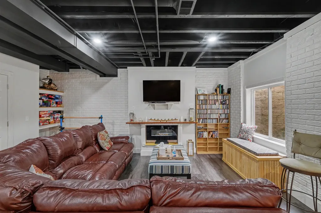 2101 Larkspur Lane Grand Blanc Charter Township MI 48439