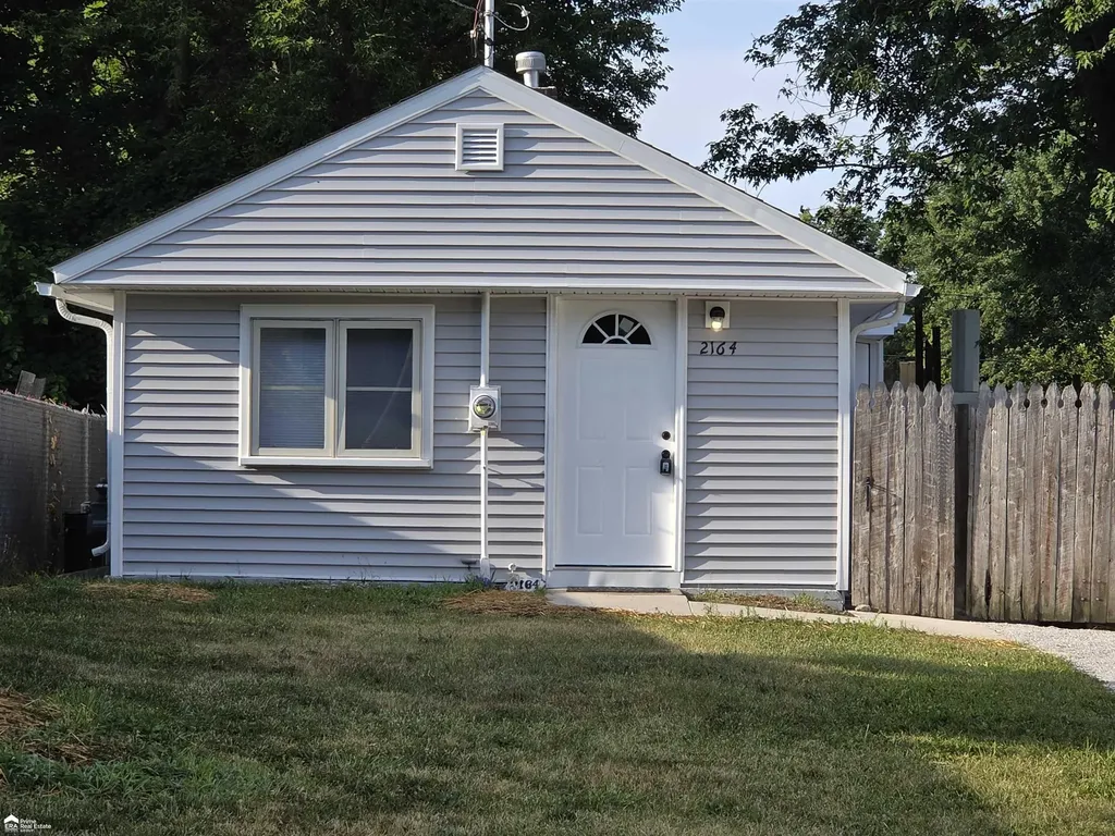 2164 E Whittemore Avenue Burton City MI 48529