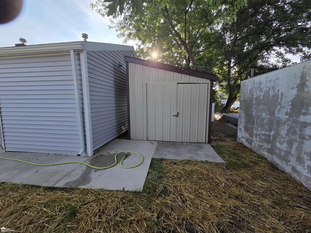 2164 E Whittemore Avenue Burton City MI 48529