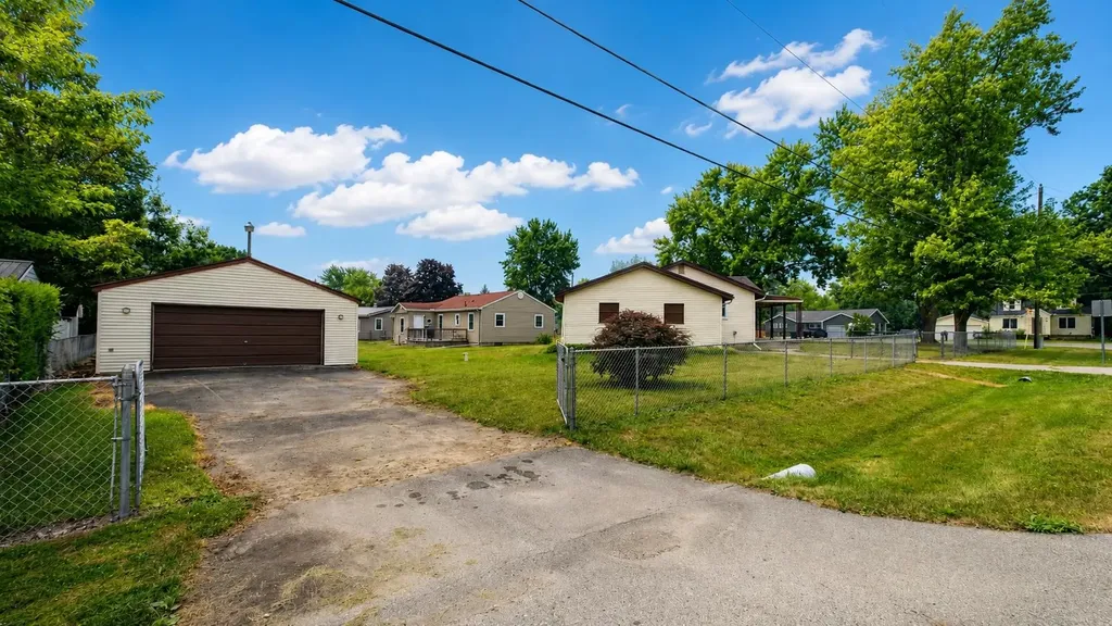 4126 N Belsay Road Genesee Charter Township MI 48506