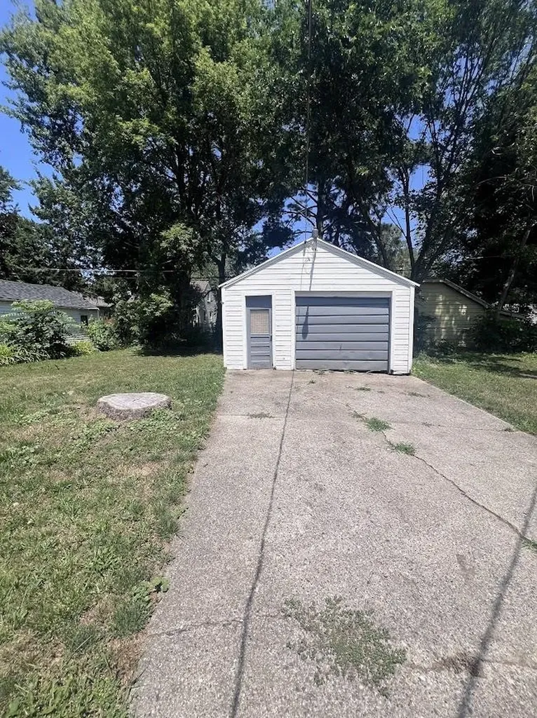 714 Crawford Street Flint City MI 48507