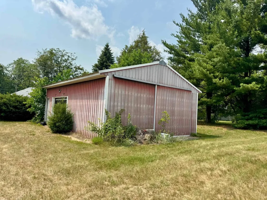 9260 N Elms Road Vienna Charter Township MI 48420
