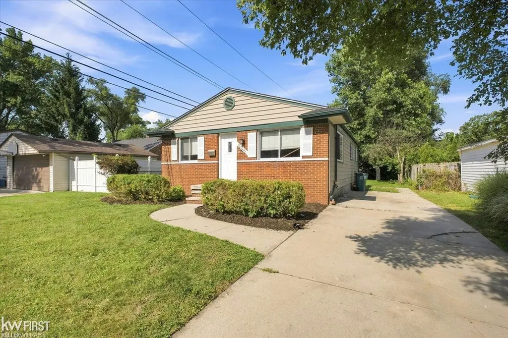 825 Wilson Avenue Clawson City MI 48017