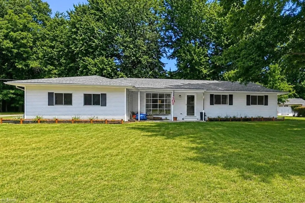 4141 Triwood Road Bridgeport Charter Township MI 48722