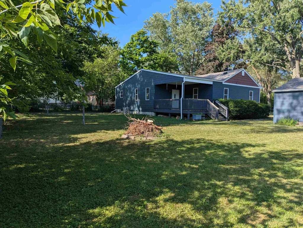 1388 Merle Avenue Burton City MI 48509