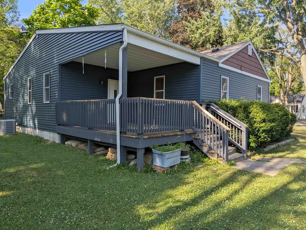 1388 Merle Avenue Burton City MI 48509