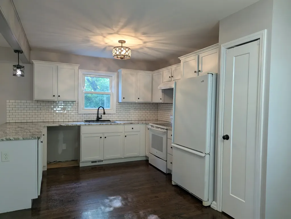 1388 Merle Avenue Burton City MI 48509