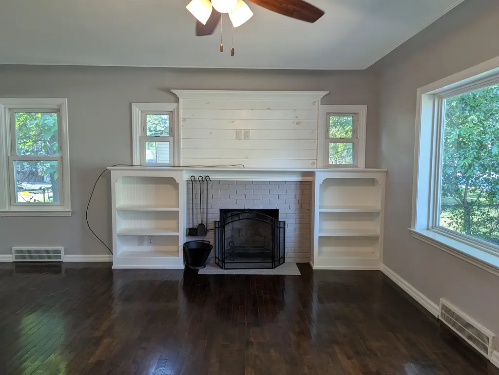 1388 Merle Avenue Burton City MI 48509