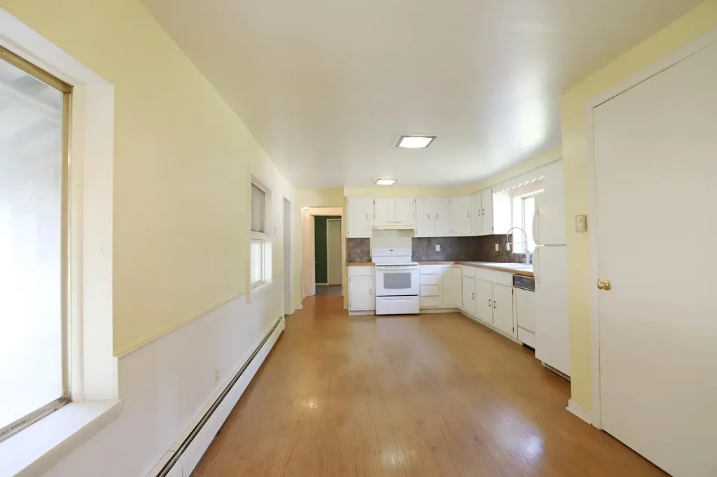 825 E River Road Flushing City MI 48433