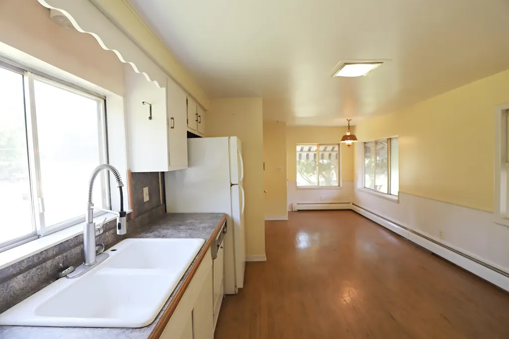 825 E River Road Flushing City MI 48433