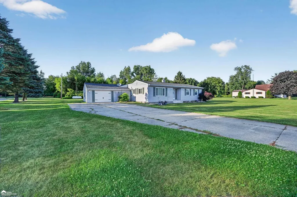 5293 E Cole Road Antrim Township MI 48414