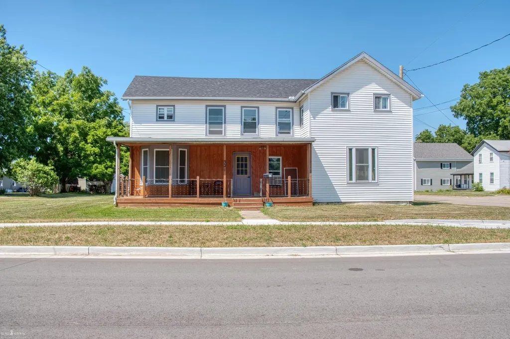 321 E Oliver Street Corunna City MI 48817