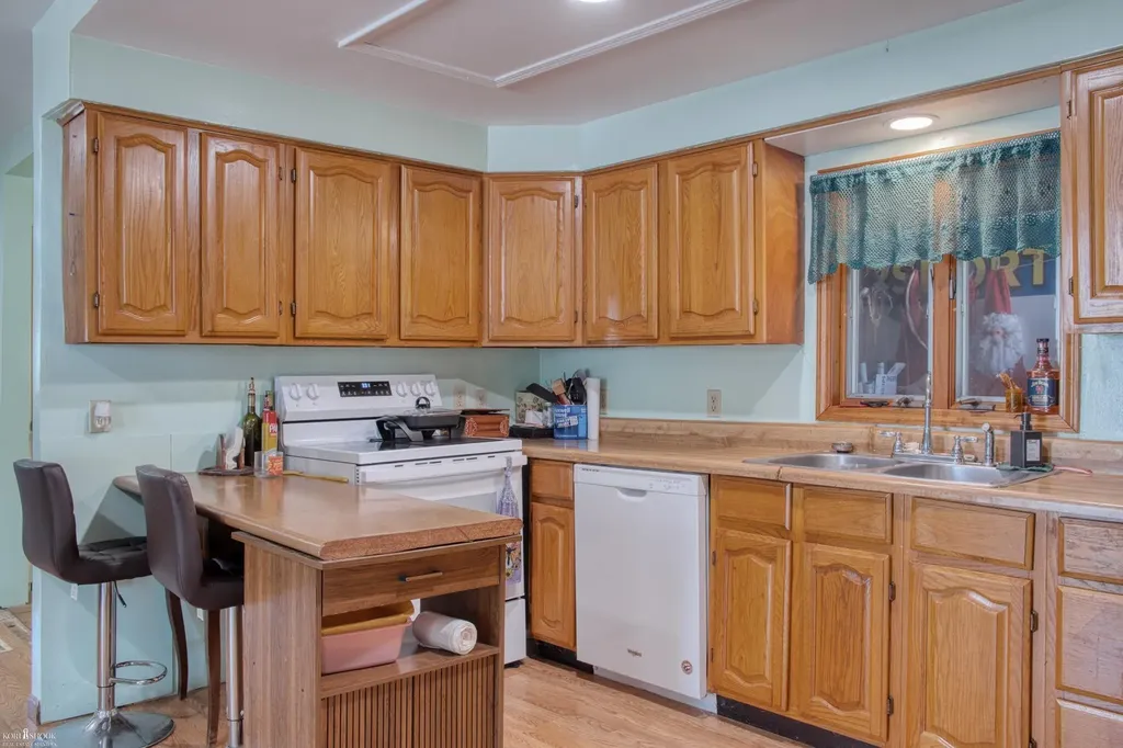 321 E Oliver Street Corunna City MI 48817