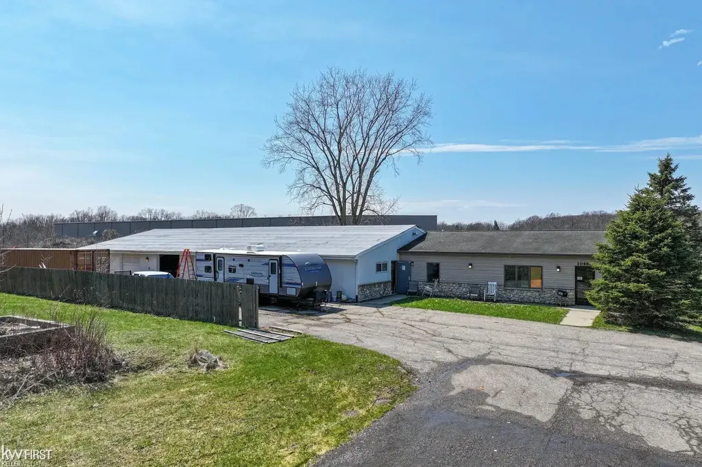 10460 N Holly Road Grand Blanc Charter Township MI 48442
