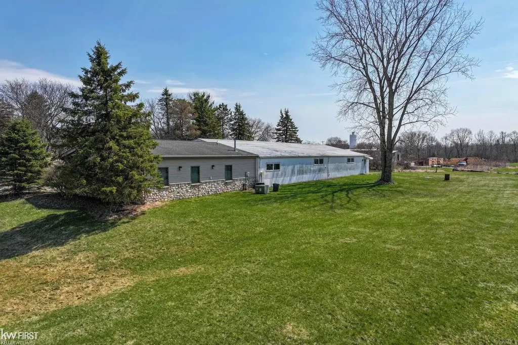 10460 N Holly Road Grand Blanc Charter Township MI 48442