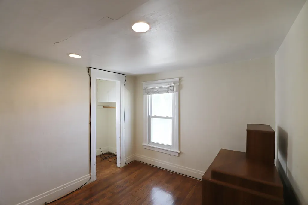 822 E 8th Street Flint City MI 48503