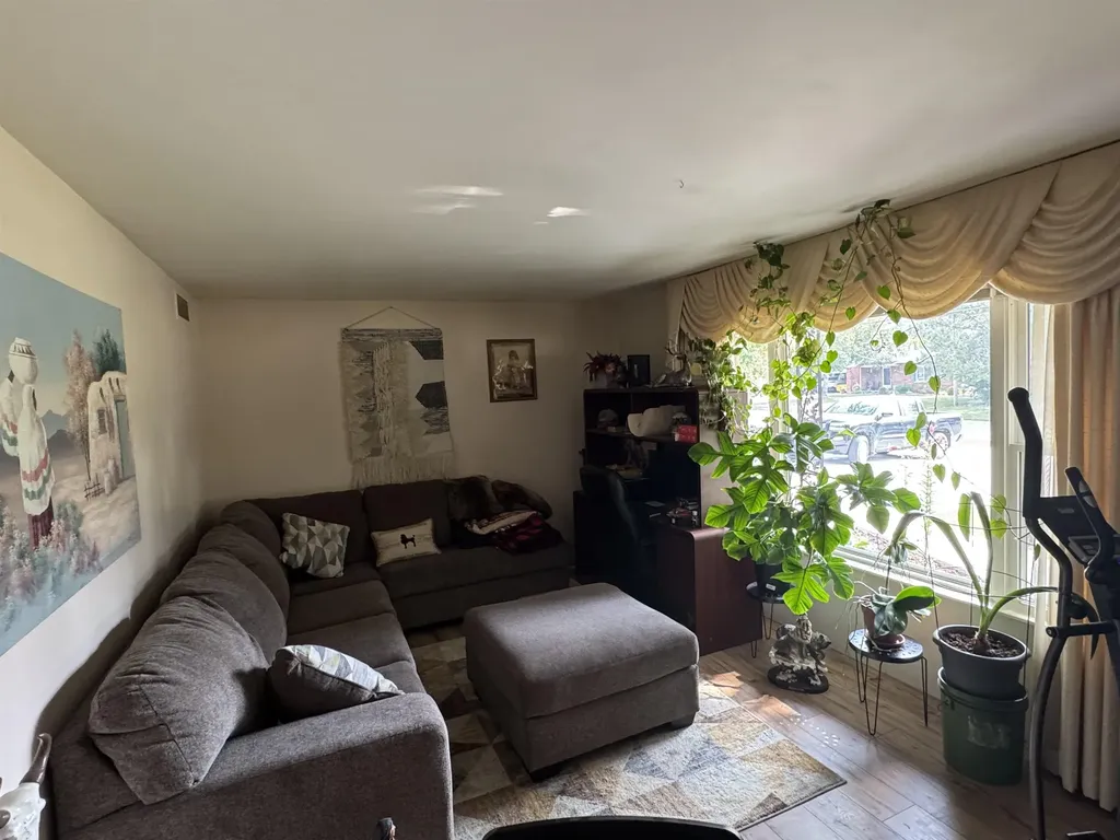9090 Meadowland Drive Grand Blanc Charter Township MI 48439