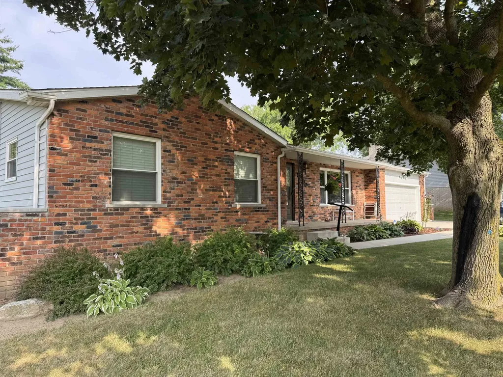 9090 Meadowland Drive Grand Blanc Charter Township MI 48439