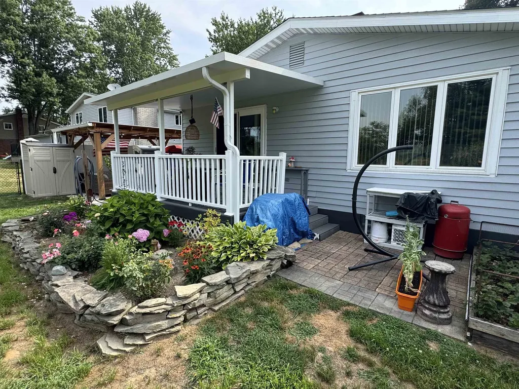 9090 Meadowland Drive Grand Blanc Charter Township MI 48439