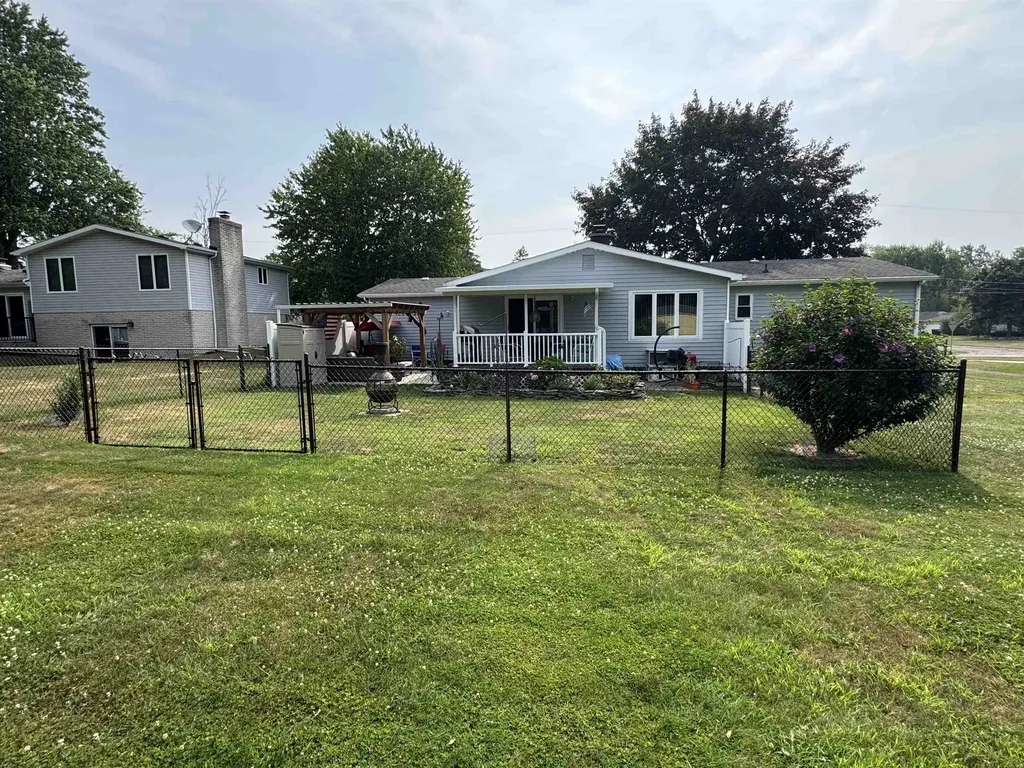 9090 Meadowland Drive Grand Blanc Charter Township MI 48439
