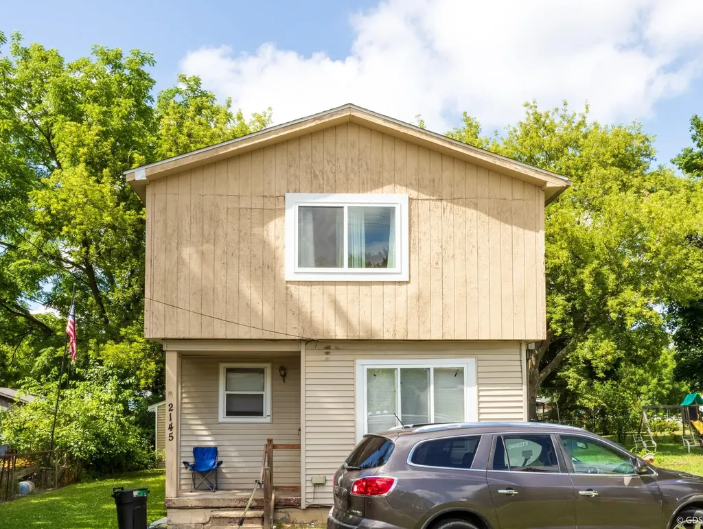 2145 E Mclean Unit B Avenue Burton City MI 48529