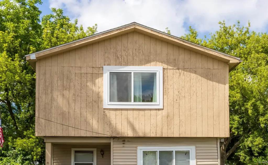 2145 E Mclean Unit B Avenue Burton City MI 48529