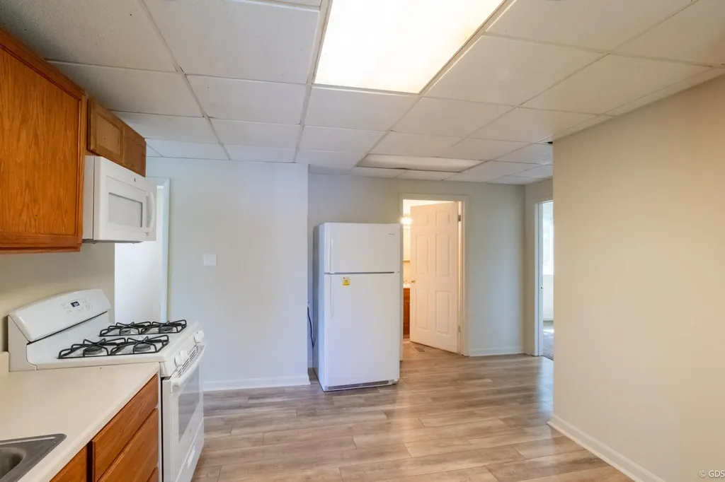 2145 E Mclean Unit B Avenue Burton City MI 48529