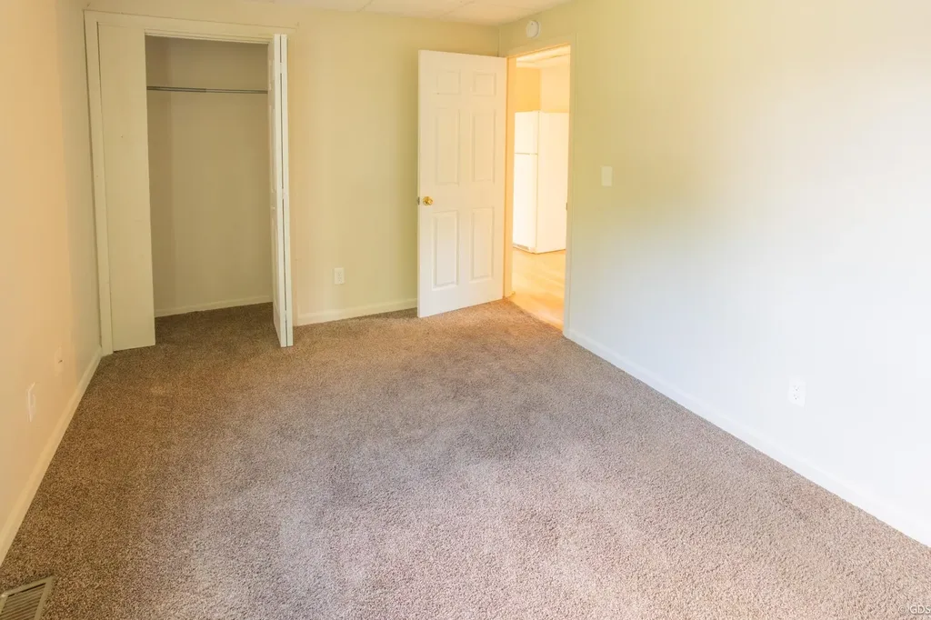 2145 E Mclean Unit B Avenue Burton City MI 48529