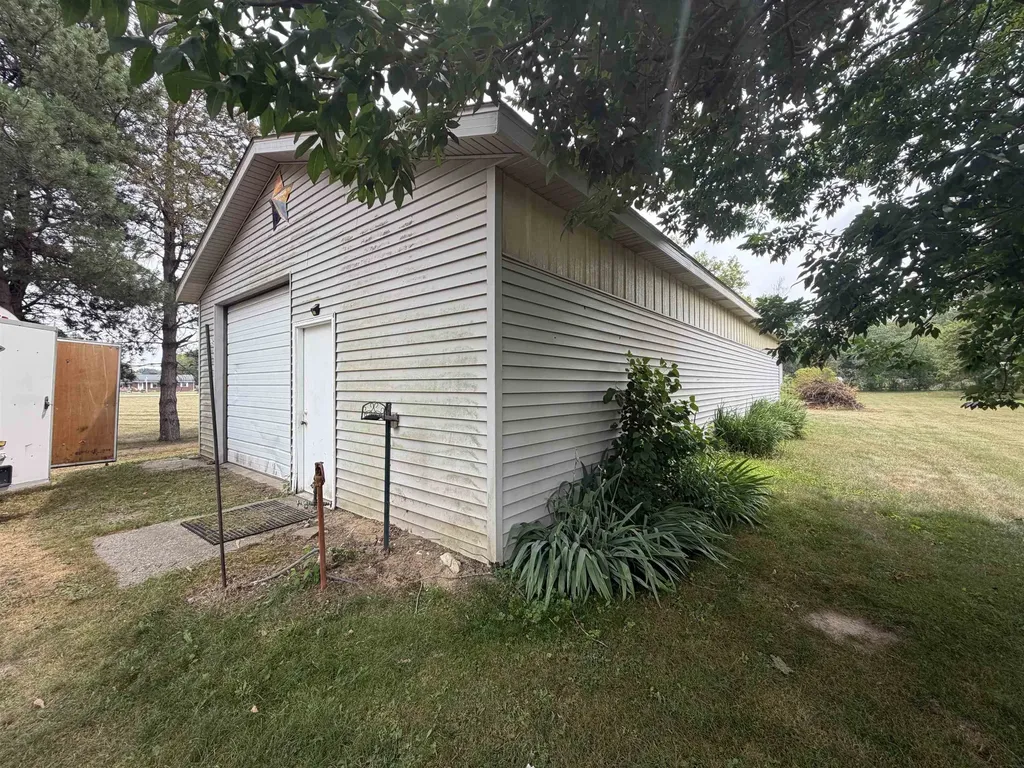 6496 E Carpenter Road Genesee Charter Township MI 48506