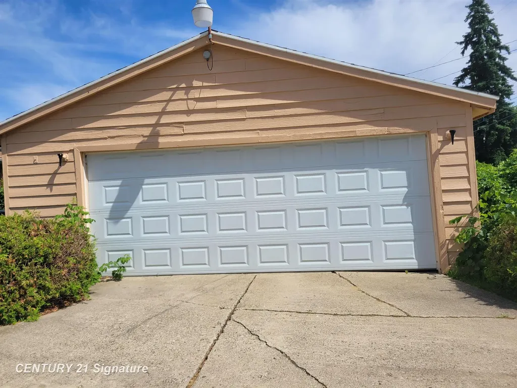 2031 Chelan Street Flint City MI 48503