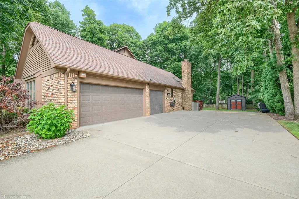 11523 Kings Coach Road Grand Blanc City MI 48439