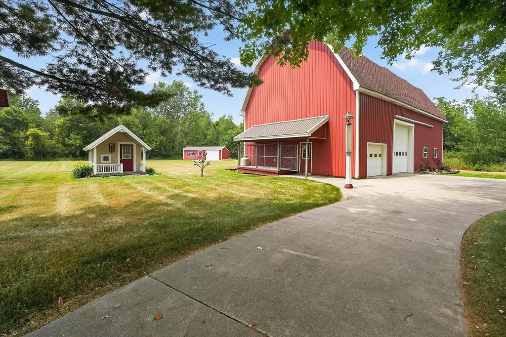 18500 Stuart Road Chesaning Township MI 48616