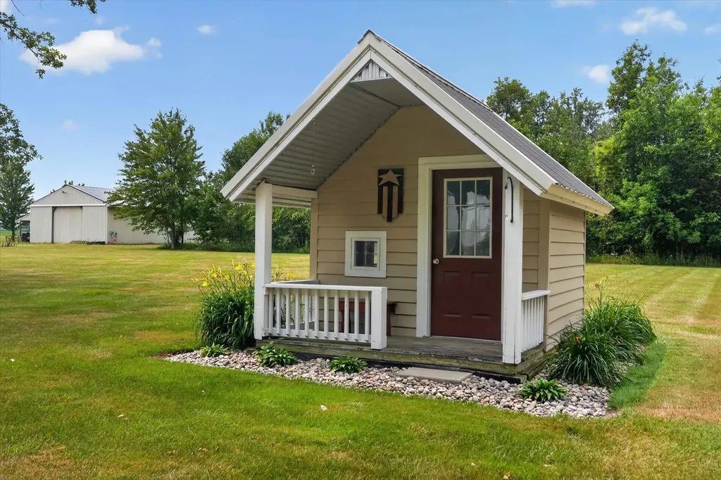 18500 Stuart Road Chesaning Township MI 48616