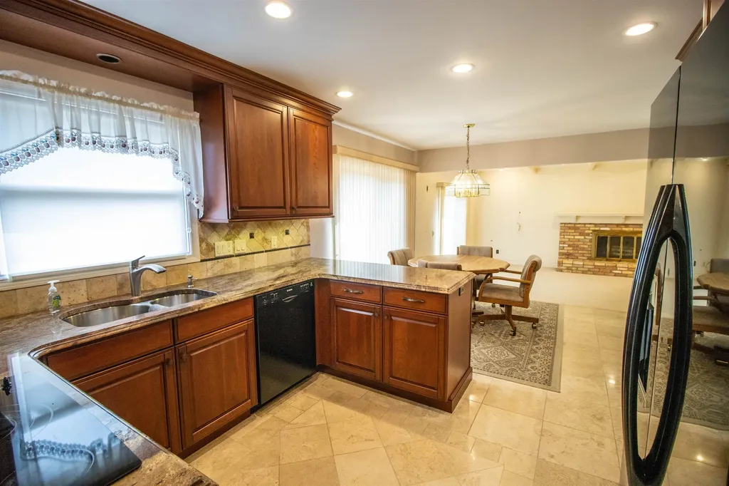 11651 Kings Charter Road Grand Blanc City MI 48439