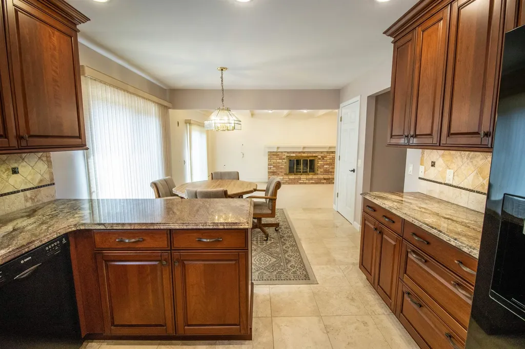 11651 Kings Charter Road Grand Blanc City MI 48439