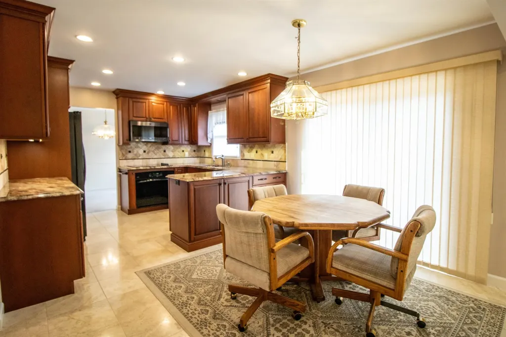 11651 Kings Charter Road Grand Blanc City MI 48439