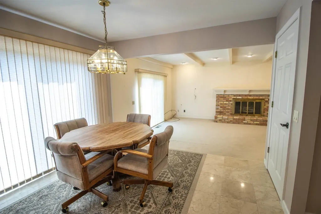 11651 Kings Charter Road Grand Blanc City MI 48439