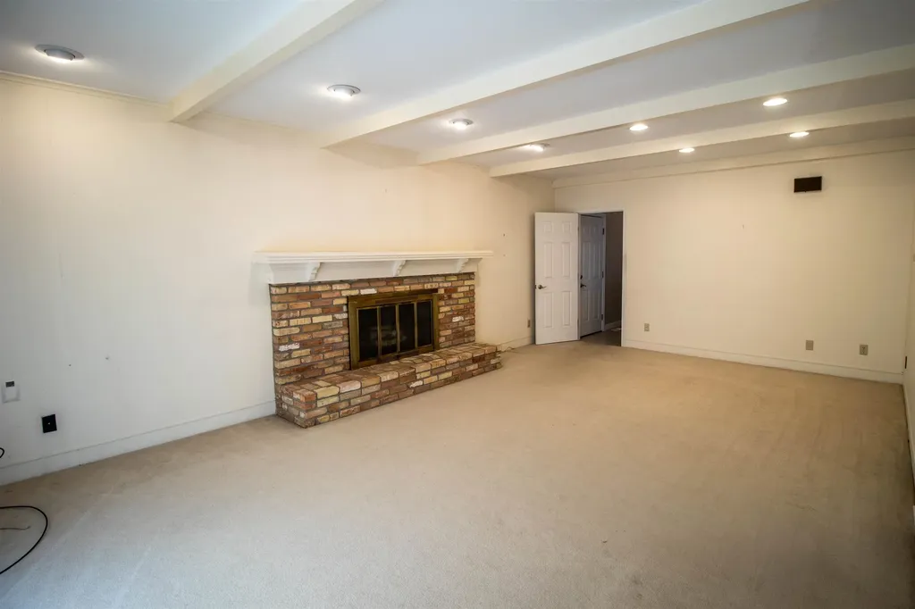 11651 Kings Charter Road Grand Blanc City MI 48439
