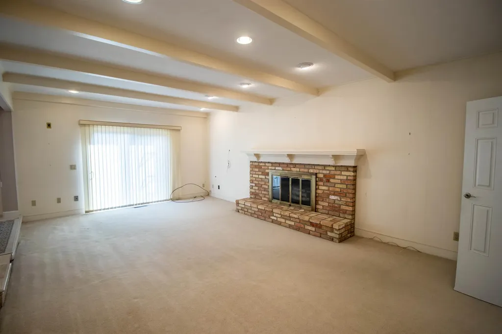 11651 Kings Charter Road Grand Blanc City MI 48439