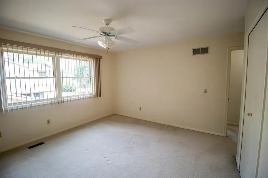 11651 Kings Charter Road Grand Blanc City MI 48439