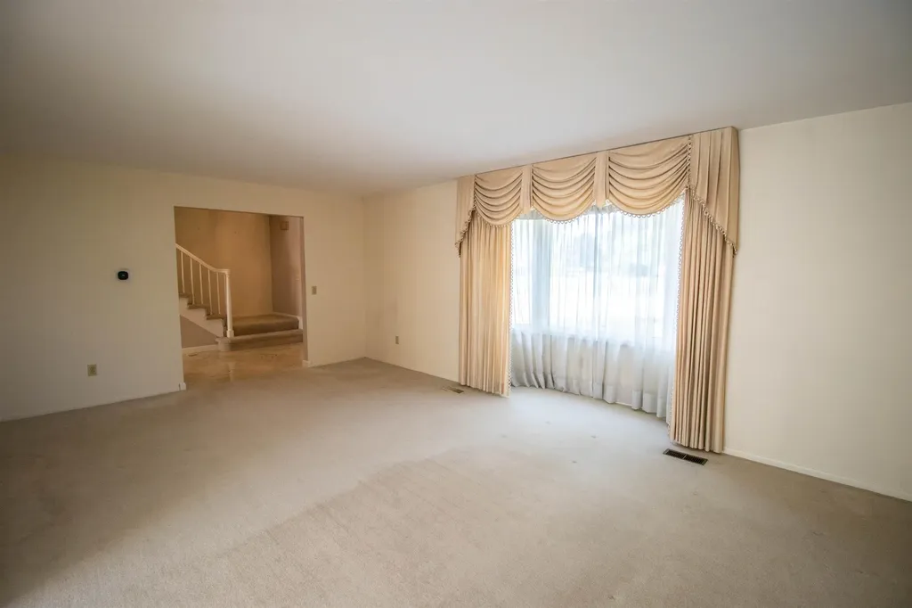 11651 Kings Charter Road Grand Blanc City MI 48439