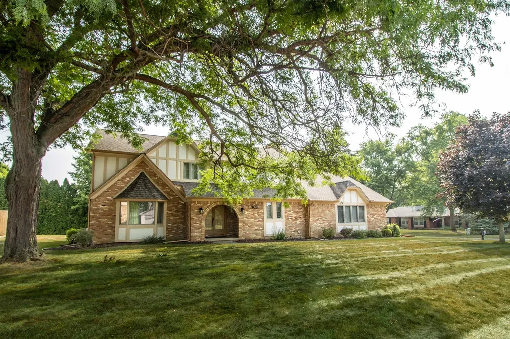 11651 Kings Charter Road Grand Blanc City MI 48439
